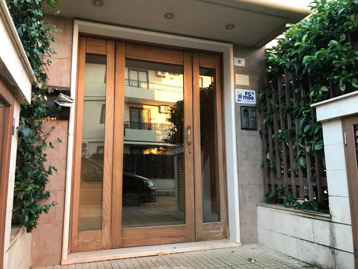 F&G 71100 - Appartamento sanificato con prodotti conformi al DGPRE 05443 - in zona tranquilla e riservata - a pochi min dall aeroporto - parcheggio privato su richiesta Foggia Esterno foto